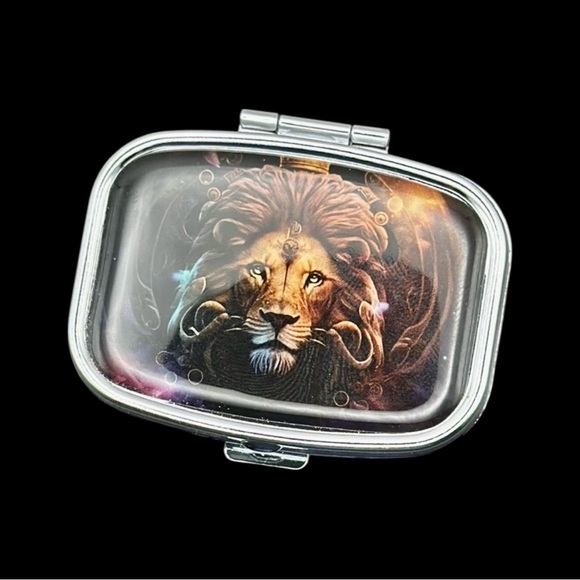 Leo Zodiac Multi-Use Mirrored Pill Box Container - Picture 1 of 2